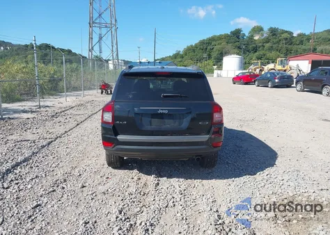 2017 Jeep Compass Sport Se 4X4 z USA, uszkodzony, nr VIN 1C4NJDBB3HD127693
